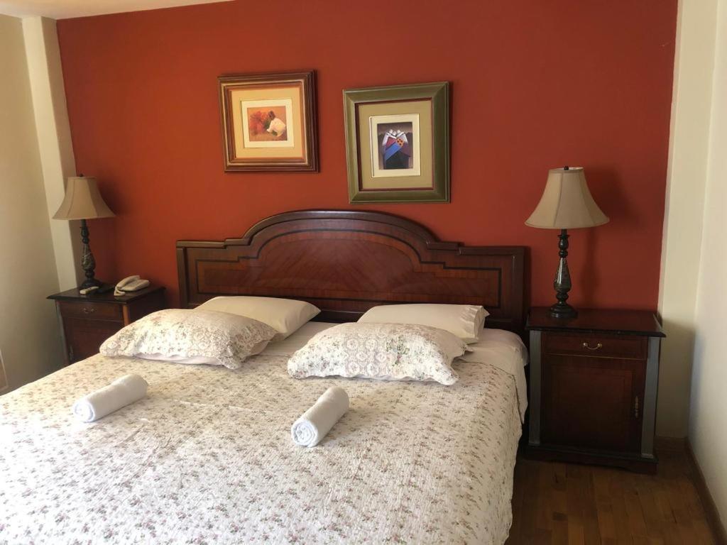 Hotel Las Condes Trujillo Bagian luar foto