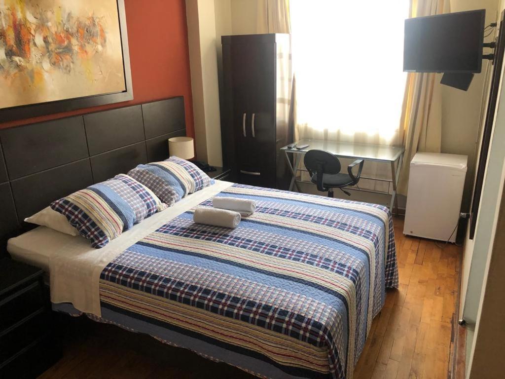 Hotel Las Condes Trujillo Bagian luar foto