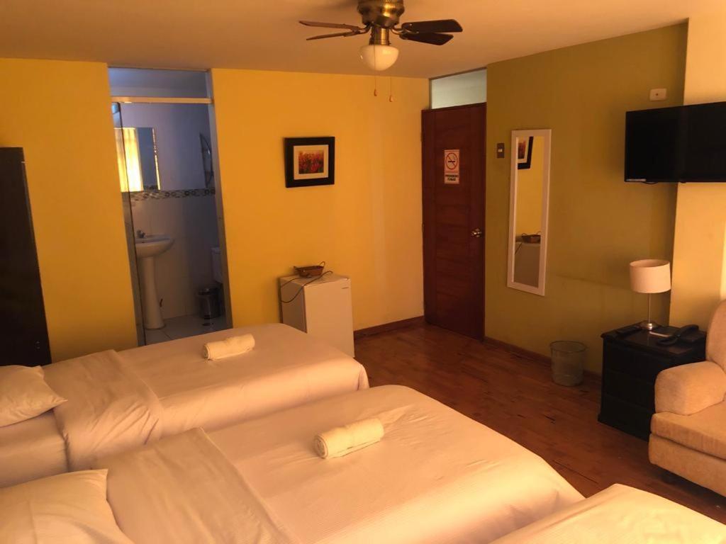 Hotel Las Condes Trujillo Bagian luar foto