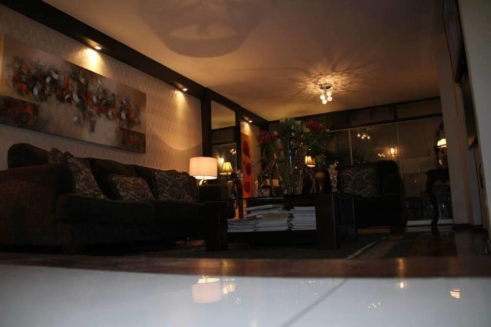 Hotel Las Condes Trujillo Bagian luar foto